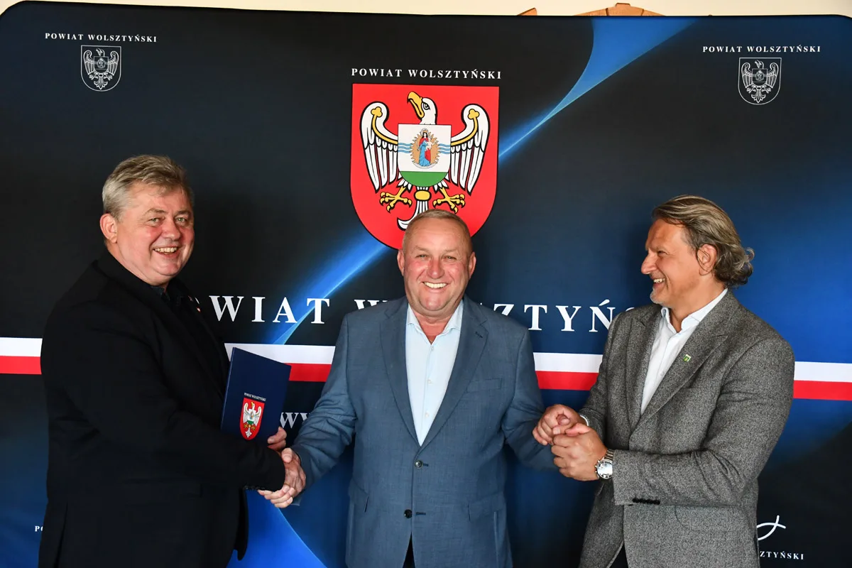 Podpisanie umów na budowę infrastruktury rowerowej w powiecie wolsztyńskim